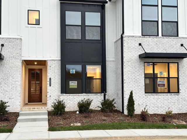 2068 Conductor Ln, Thompsons Station, TN 37179