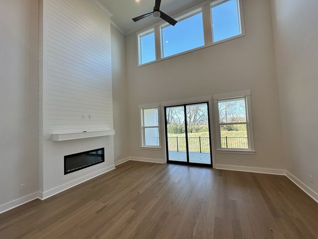 2068 Conductor Ln, Thompsons Station, TN 37179