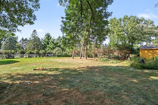 887 Cheri Lane, Mendota Heights, MN 55120
