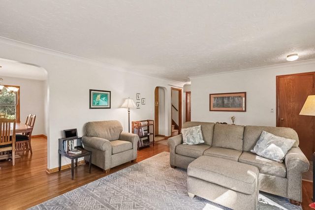 887 Cheri Lane, Mendota Heights, MN 55120