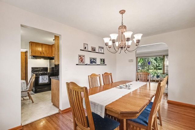 887 Cheri Lane, Mendota Heights, MN 55120