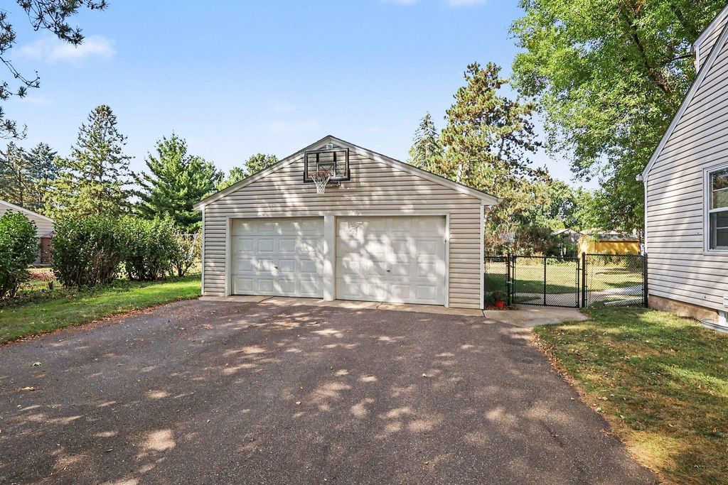 887 Cheri Lane, Mendota Heights, MN 55120 — photo 4