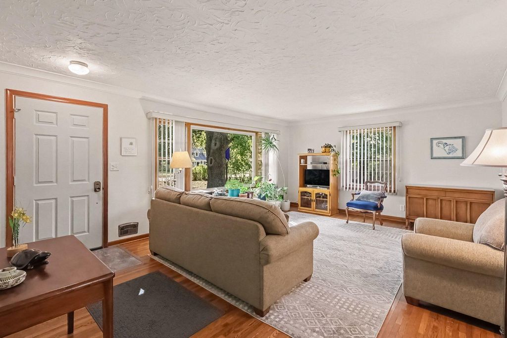 887 Cheri Lane, Mendota Heights, MN 55120 — photo 5