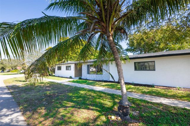 1655 N 50th Ave, Hollywood, FL 33021