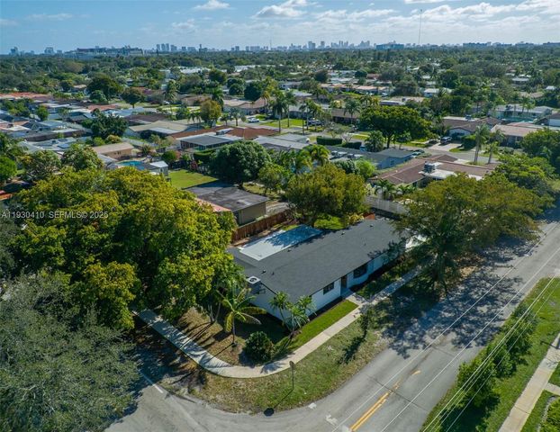 1655 N 50th Ave, Hollywood, FL 33021