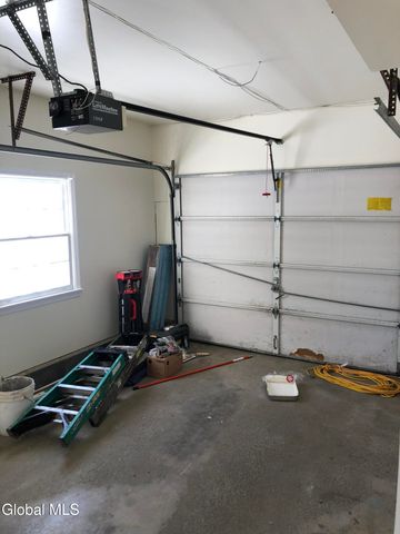 34 Swayze Drive B, Colonie, NY 12110