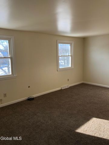 34 Swayze Drive B, Colonie, NY 12110