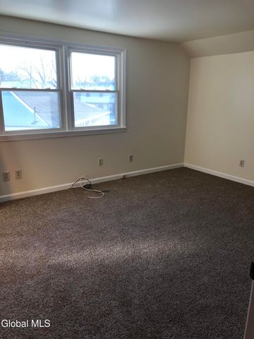 34 Swayze Drive B, Colonie, NY 12110