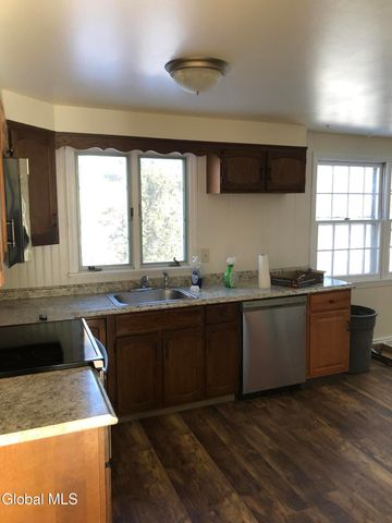 34 Swayze Drive B, Colonie, NY 12110