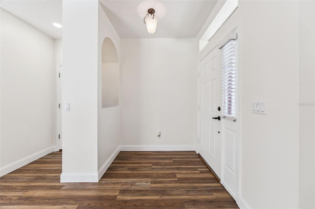 Image 13 of property listing at 10113 CYPRESS TRAIL DRIVE, Orlando, FL 32825