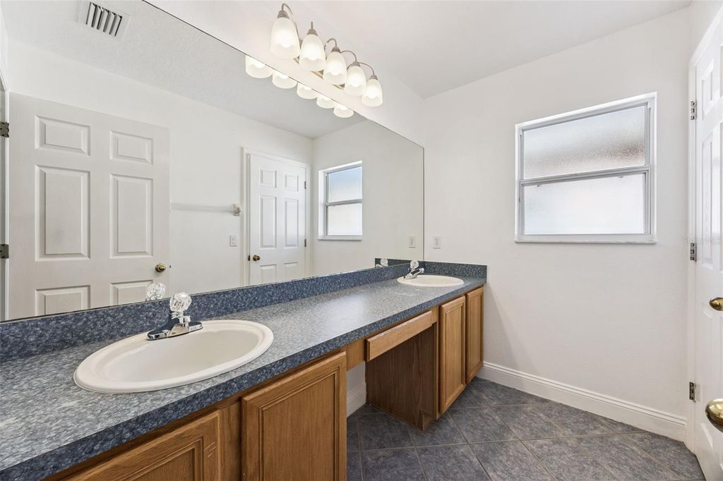 Image 27 of property listing at 10113 CYPRESS TRAIL DRIVE, Orlando, FL 32825