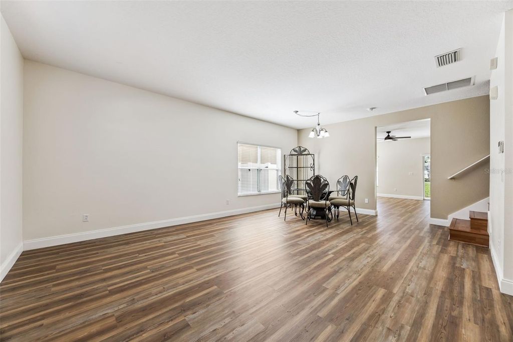 Image 9 of property listing at 10113 CYPRESS TRAIL DRIVE, Orlando, FL 32825