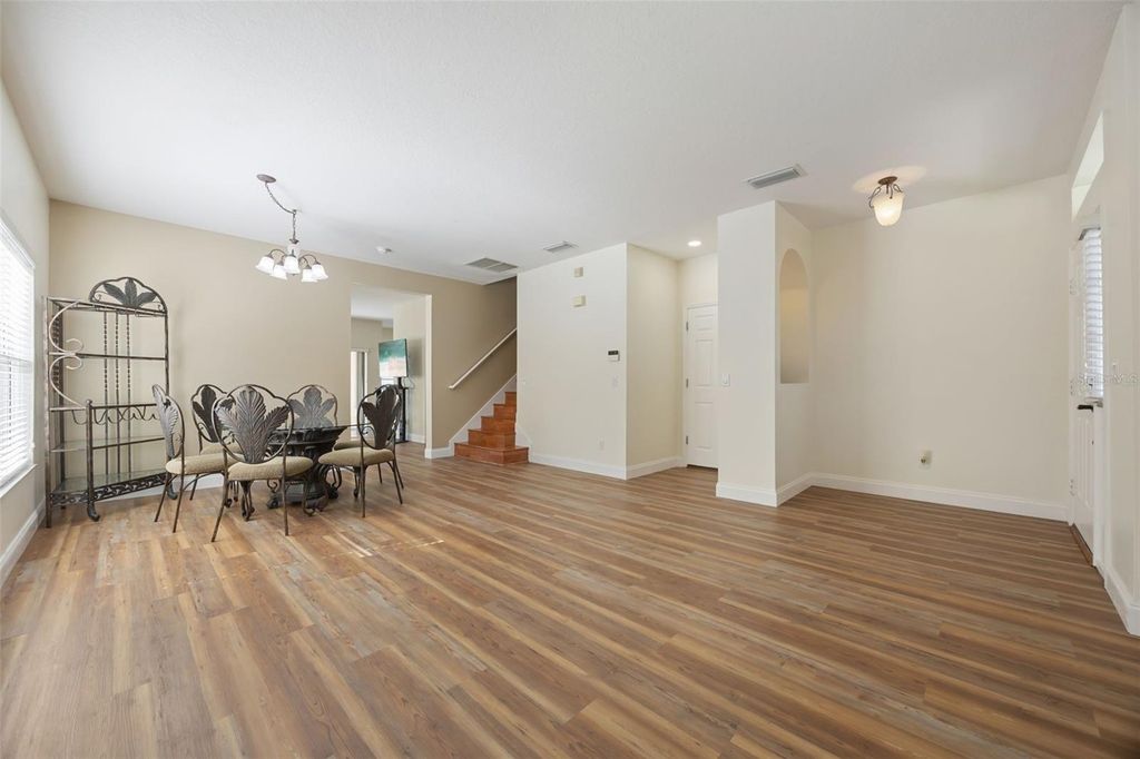 Image 10 of property listing at 10113 CYPRESS TRAIL DRIVE, Orlando, FL 32825