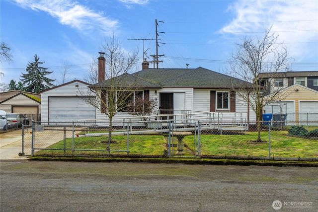 18 Oak Park Drive SW, Lakewood, WA 98499