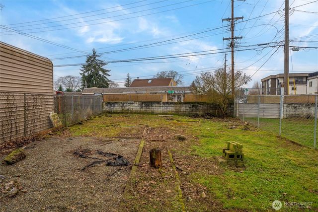 18 Oak Park Drive SW, Lakewood, WA 98499