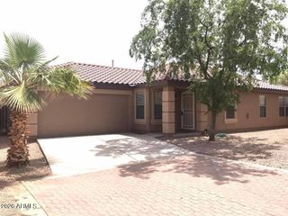 2425 E HAZELTINE Way, Chandler, AZ 85249