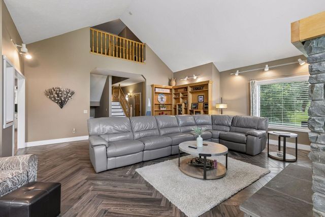 11415 242nd Court E, Lakeville, MN 55044