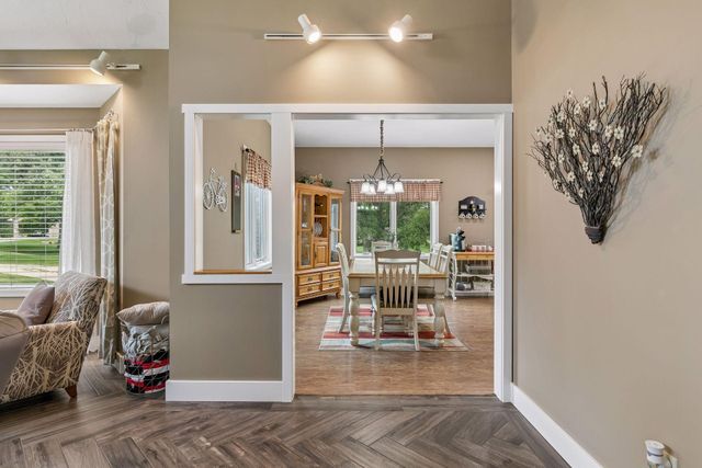 11415 242nd Court E, Lakeville, MN 55044