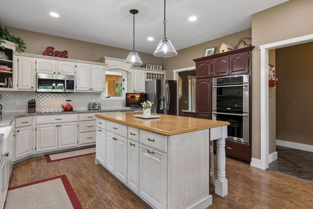 11415 242nd Court E, Lakeville, MN 55044