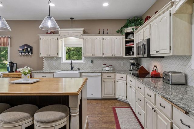 11415 242nd Court E, Lakeville, MN 55044