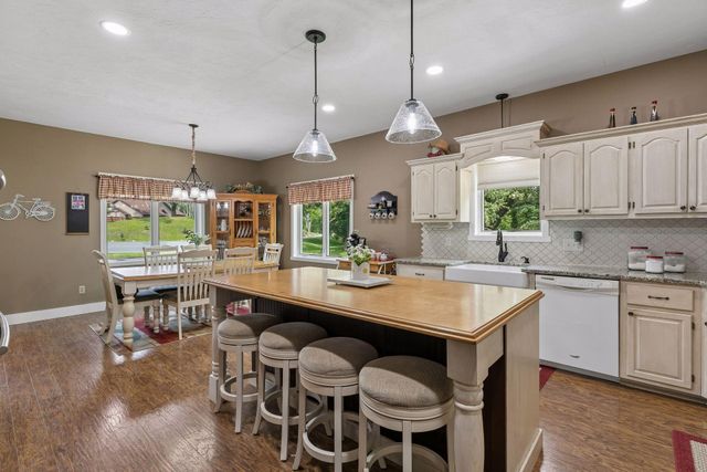11415 242nd Court E, Lakeville, MN 55044
