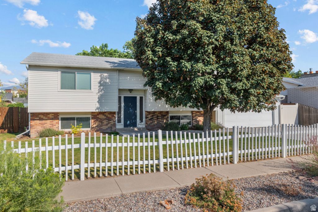 4033 S BURNINGHAM DR, Salt Lake City, UT 84119