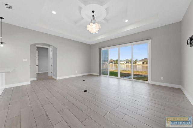 60 Whooping Crane Dr., Laguna Vista, TX 78578