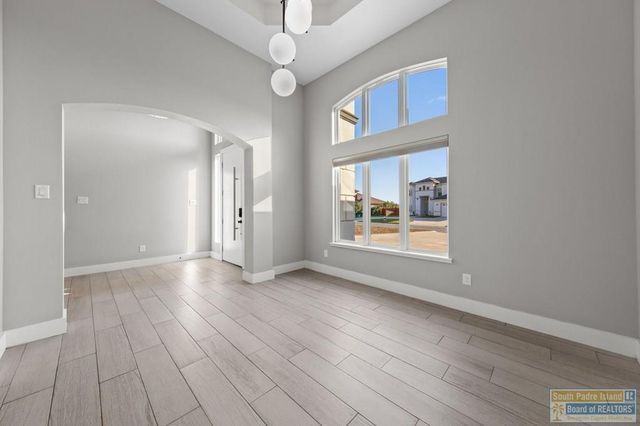 60 Whooping Crane Dr., Laguna Vista, TX 78578