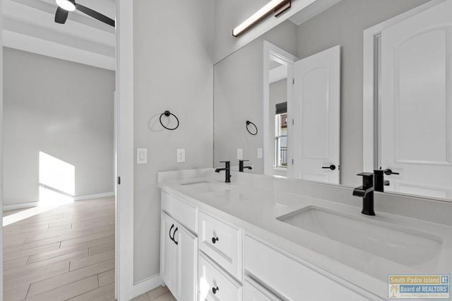 60 Whooping Crane Dr., Laguna Vista, TX 78578