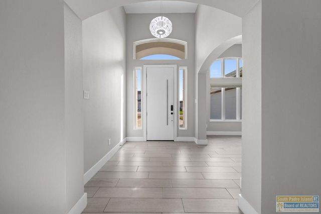 60 Whooping Crane Dr., Laguna Vista, TX 78578