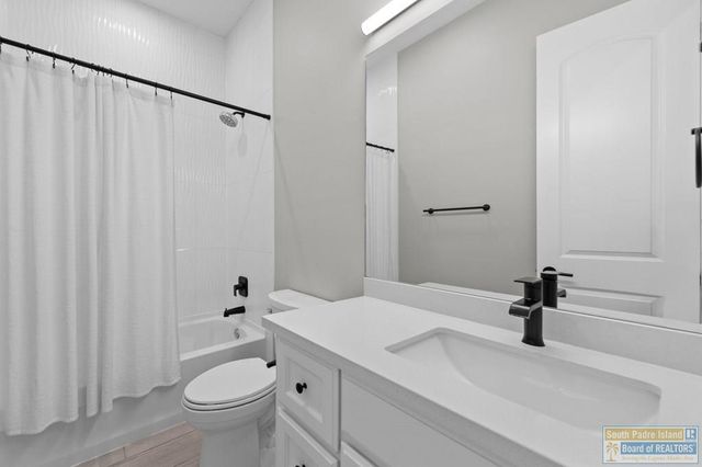 60 Whooping Crane Dr., Laguna Vista, TX 78578