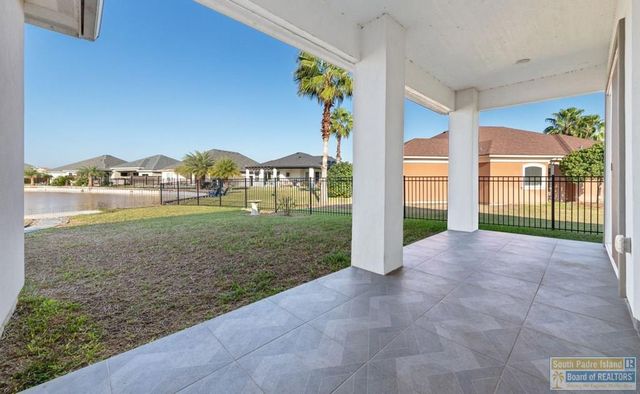 60 Whooping Crane Dr., Laguna Vista, TX 78578