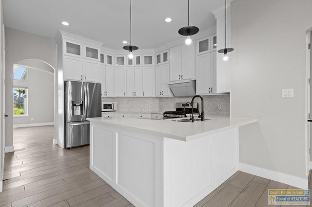 60 Whooping Crane Dr., Laguna Vista, TX 78578