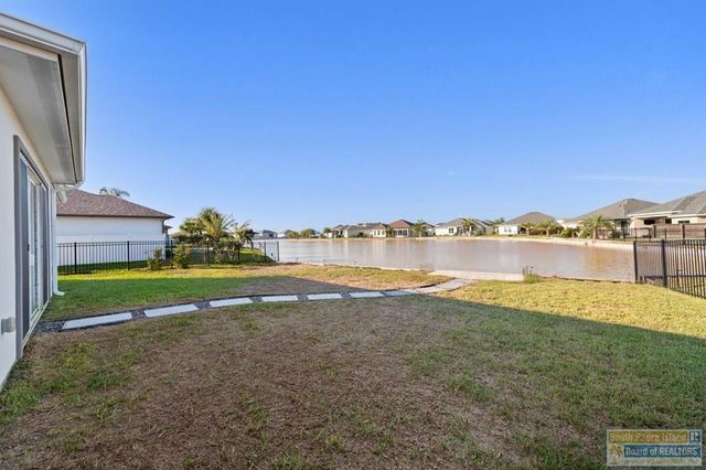 60 Whooping Crane Dr., Laguna Vista, TX 78578