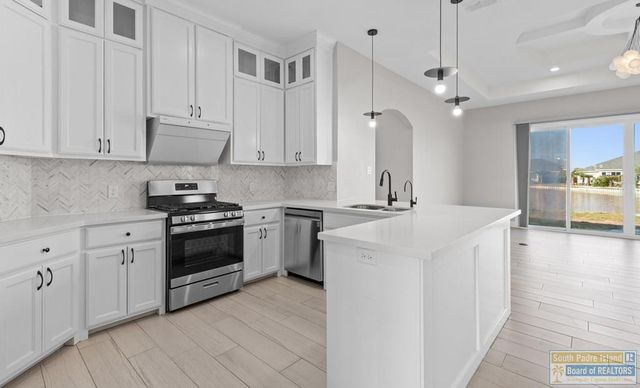 60 Whooping Crane Dr., Laguna Vista, TX 78578