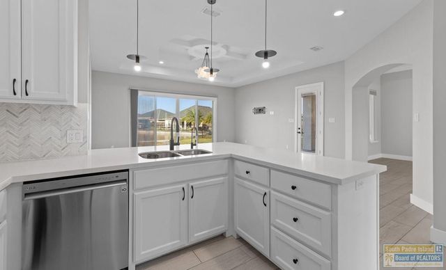 60 Whooping Crane Dr., Laguna Vista, TX 78578