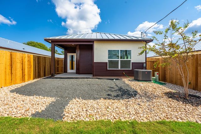 1103-15 Lois St, Kerrville, TX 78028