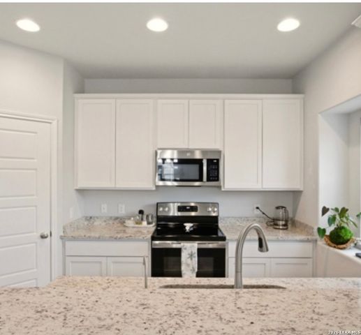 2021 Silver Oaks, San Antonio, TX 78213