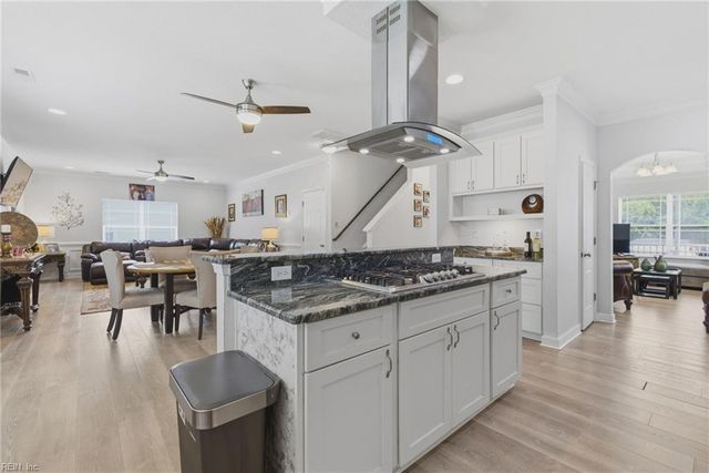 656 Vaughan AVE, Hampton, VA 23661