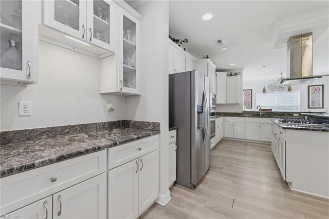 656 Vaughan AVE, Hampton, VA 23661