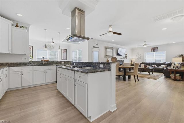 656 Vaughan AVE, Hampton, VA 23661
