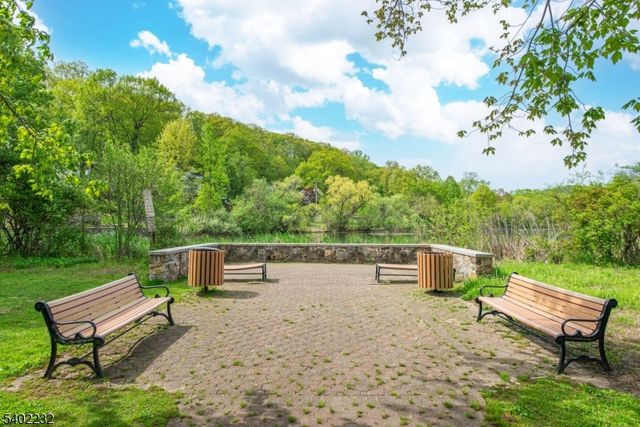 90 Burnham Pkwy, Morris Twp., NJ 07960