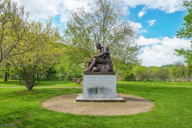 90 Burnham Pkwy, Morris Twp., NJ 07960