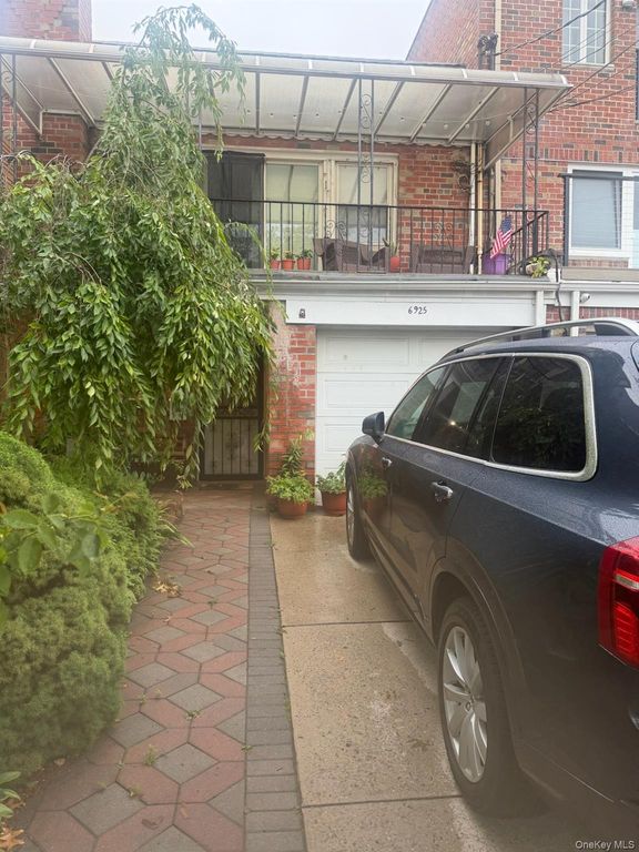 69-25 59th Drive, Maspeth, NY 11378 — exterior