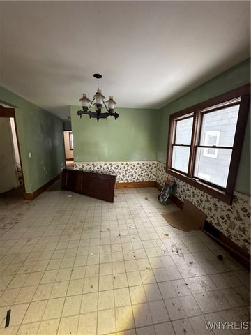 229 Sprenger Avenue, Buffalo, NY 14211