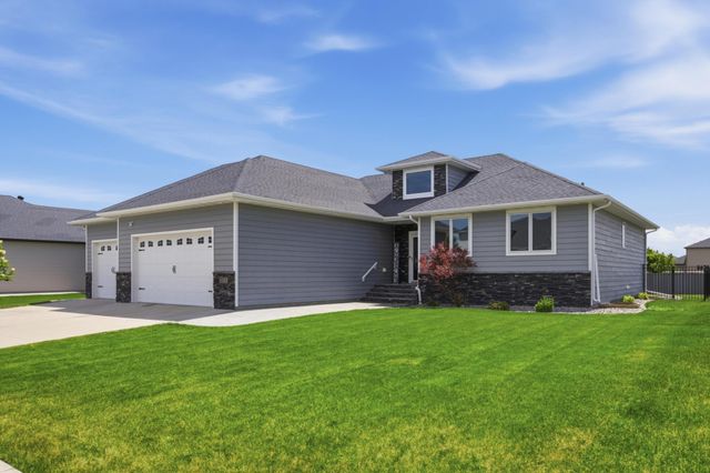 311 39th Avenue E, West Fargo, ND 58078