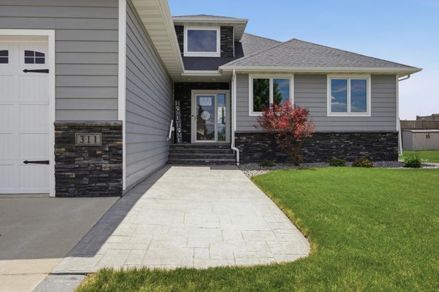 311 39th Avenue E, West Fargo, ND 58078