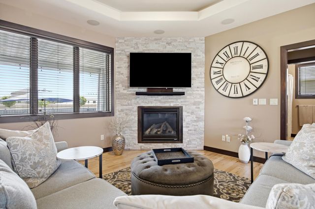 311 39th Avenue E, West Fargo, ND 58078