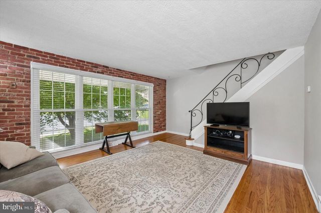 704 SWARTHMOREWOOD LN, Swarthmore, PA 19081