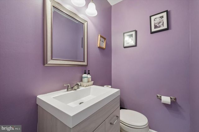 704 SWARTHMOREWOOD LN, Swarthmore, PA 19081